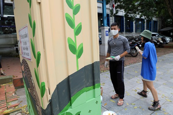 Hà Nội: Ngắm nhìn những bốt điện được “khoác áo mới” - Anh 5