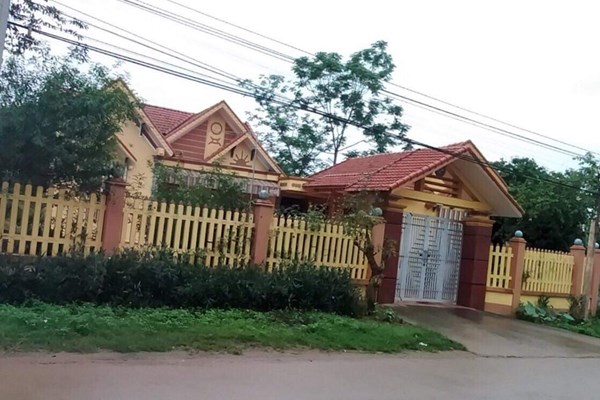 Chuyện cười ra nước mắt ở xã Cẩm Phú (Cẩm Thủy, Thanh Hóa):  Nhà “biệt thự” vẫn cho con “ở nhờ” người nghèo - Anh 1