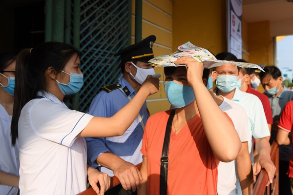 Bóng đá Việt Nam trở lại an toàn sau đại dịch - Anh 1