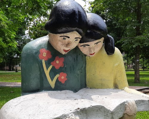 Sơn xanh sơn đỏ cụm tượng tại công viên Thống Nhất (Hà Nội): Quả thật rất đáng sợ! - Anh 2