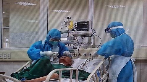 Nhận thức hơn đóng góp của điều dưỡng ở tuyến đầu chống dịch Covid-19 - Anh 2