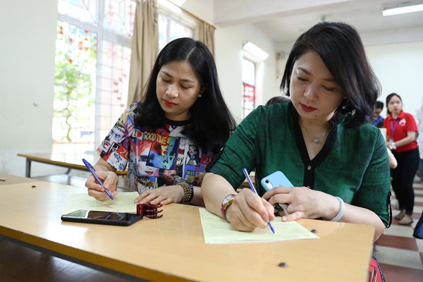 Giảng viên, sinh viên Trường Cao đẳng Du lịch Hà Nội sẻ chia giọt máu nghĩa tình - Anh 4