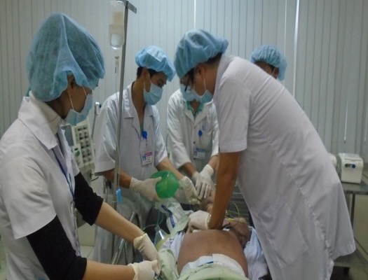 Cứu sống bệnh nhân ngưng tim, hô hấp do giật điện - Anh 1