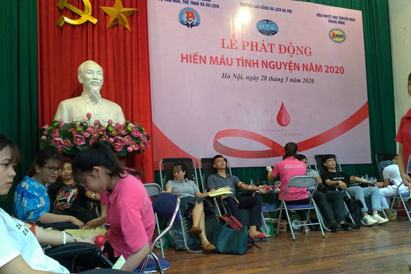 Tuổi trẻ Bộ VHTTDL hiến máu tình nguyện - Anh 1