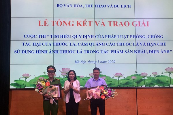Bộ VHTTDL tổng kết và trao giải cuộc thi tìm hiểu về tác hại của thuốc lá - Anh 2
