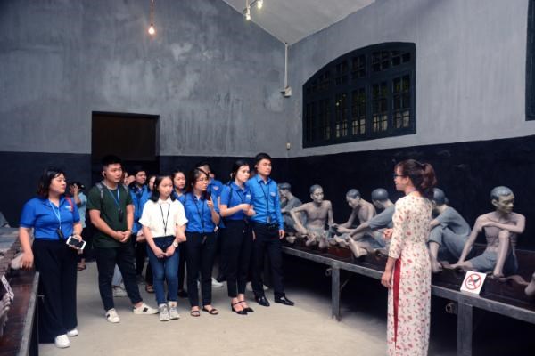 Di tích Nhà tù Hỏa Lò tìm hướng đi mới sau mùa Covid-19 - Anh 2