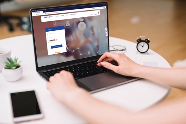 Cơ hội để doanh nghiệp tận dụng lợi thế từ ngân hàng điện tử - Anh 1