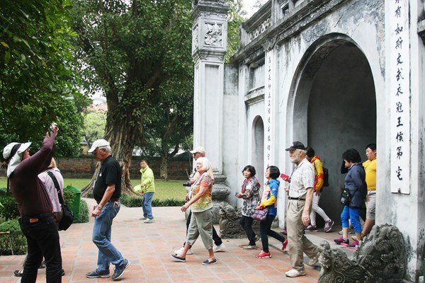 Sẵn sàng phương án đón khách quốc tế - Anh 1