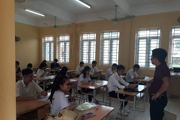 Chính phủ báo cáo Quốc hội về Kỳ thi tốt nghiệp THPT 2020 - Anh 1