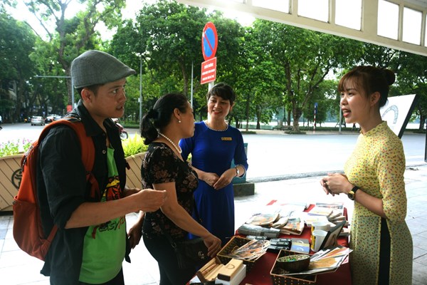 Quảng bá di tích trên phố đi bộ Hồ Gươm - Anh 1