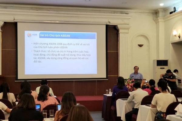 Hội nghị tập huấn tuyên truyền về Năm Chủ tịch ASEAN 2020 - Anh 1