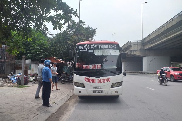 Hà Nội: Xử lý hàng trăm triệu đồng đối với các xe khách vi phạm quy định vận tải - Anh 2