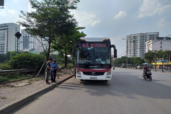Hà Nội: Xử lý hàng trăm triệu đồng đối với các xe khách vi phạm quy định vận tải - Anh 4