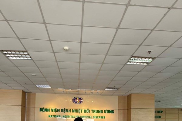 Bệnh nhân Covid-19 thứ 329 là một nam sinh từ Anh về nước - Anh 1