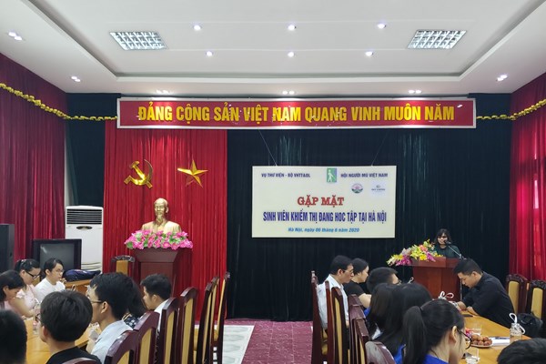 30 máy đọc sách được Vụ Thư viện tặng cho sinh viên khiếm thị - Anh 1