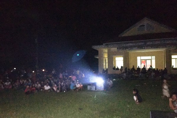 Hoạt động văn hóa cơ sở phục hồi sau covid-19:Thắp lửa sân khấu trên những ngả đường - Anh 3