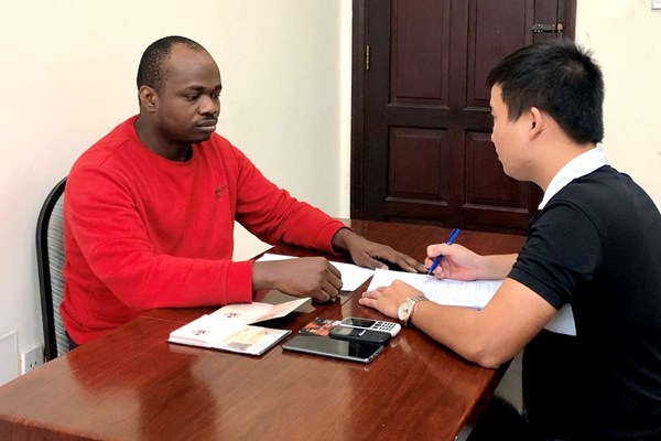 Triệt phá đường dây người nước ngoài lừa đảo chiếm đoạt hơn 120 tỉ đồng - Anh 3