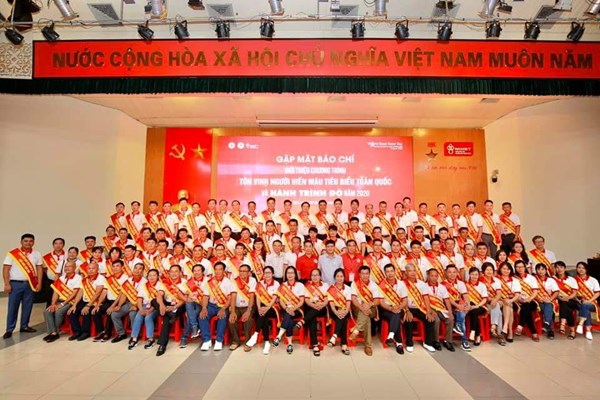 “Khai man” tuổi để được hiến máu cứu người - Anh 2