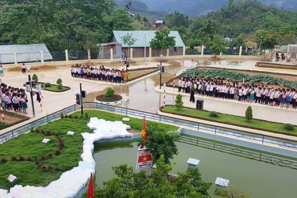 Giáo dục lòng yêu nước qua mô hình sa bàn - Anh 1