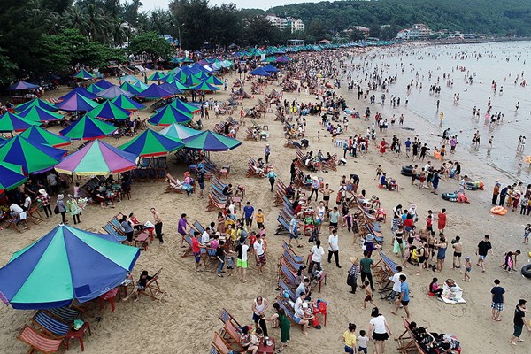 Bộ trưởng Bộ VHTTDL Nguyễn Ngọc Thiện:​​​​​​​ Ngành Du lịch đã chuẩn bị mọi điều kiện tốt nhất để phục vụ nhân dân - Anh 2