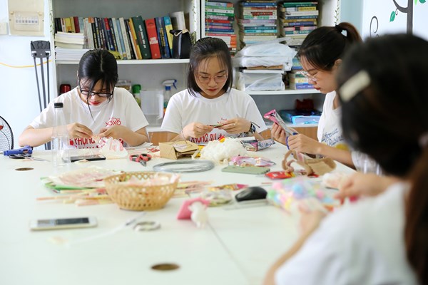 Lan toả đời sống xanh từ nhóm “Dũng sĩ tái chế” - Anh 4