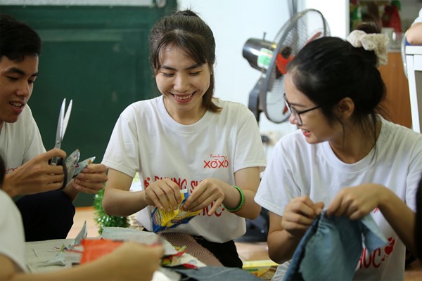 Lan toả đời sống xanh từ nhóm “Dũng sĩ tái chế” - Anh 6
