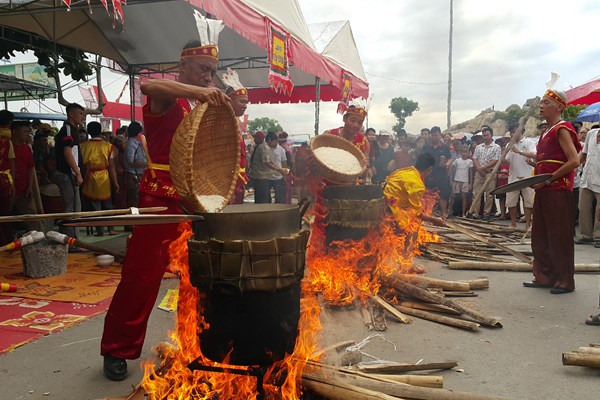 TP Sầm Sơn (Thanh Hóa): Chuẩn bị tổ chức lễ hội carnival đường phố - Anh 2