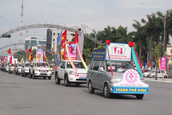 Tôn vinh văn hóa ứng xử trong gia đình - Anh 1