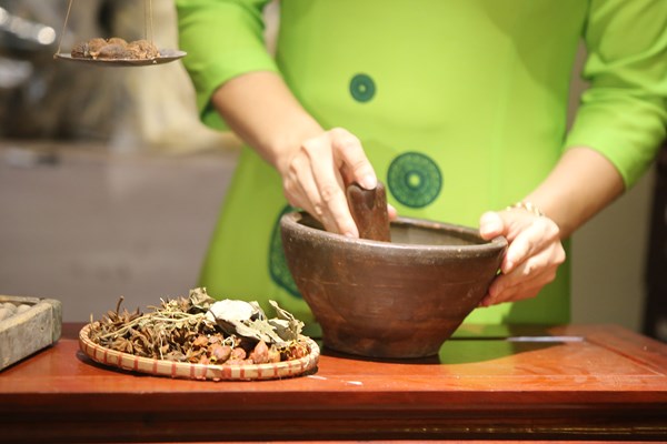 Trải nghiệm độc đáo Tết Đoan Ngọ giữa Thủ đô - Anh 5