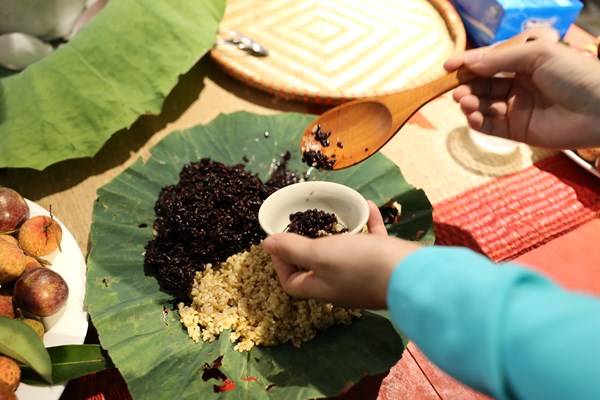 Trải nghiệm độc đáo Tết Đoan Ngọ giữa Thủ đô - Anh 8