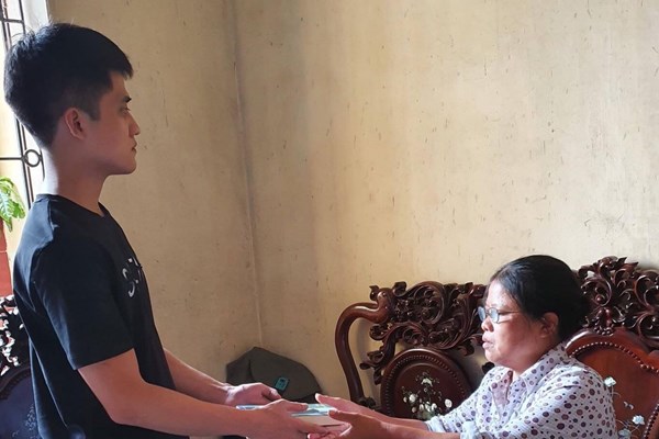 Ấn tượng từ những bức ảnh tham gia cuộc thi “Gia đình đọc sách - Gắn kết yêu thương” - Anh 2