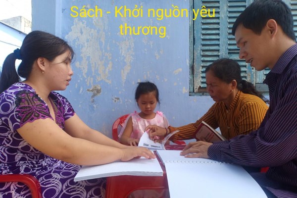 Ấn tượng từ những bức ảnh tham gia cuộc thi “Gia đình đọc sách - Gắn kết yêu thương” - Anh 4