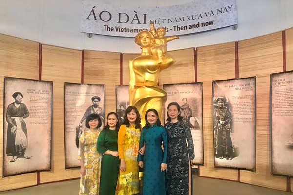 Sức sống Áo dài Việt trong bối cảnh toàn cầu hóa - Anh 2