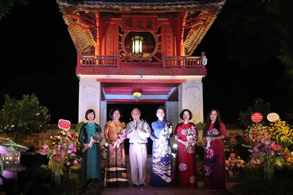 Ra mat CLB cua nhung nguoi phu nu dam duoi voi di san - Anh 1