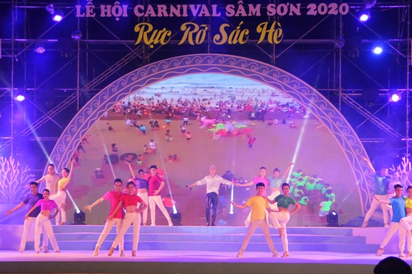 Sầm Sơn: Rực rỡ sắc màu Lễ hội Carnival đường phố - Anh 5