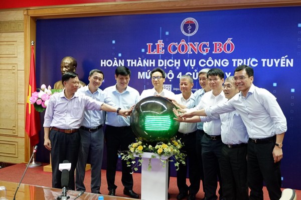 Hoàn thành thay thế sổ khám sức khoẻ bằng giấy sang hình thức điện tử trong năm 2020 - Anh 1