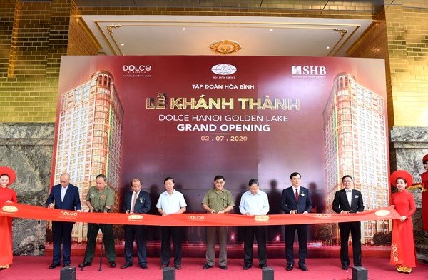 Khai trương khách sạn toàn bộ dát vàng 24K tại Hà Nội - Anh 1