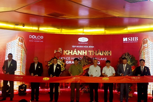 Khai trương khách sạn toàn bộ dát vàng 24K tại Hà Nội - Anh 2