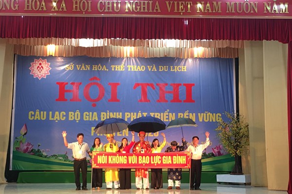 Tôn vinh các giá trị tốt đẹp của gia đình - Anh 1