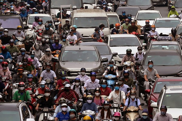Phân hạng giấy phép lái xe: Sẽ ảnh hưởng đến hàng triệu người dân - Anh 1
