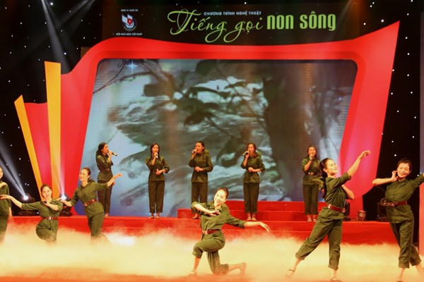 Tiếng gọi non sông – Lời tri ân những người con trung hiếu - Anh 5