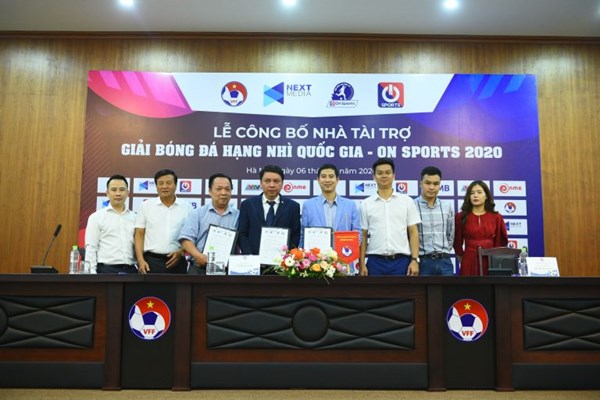Giải bóng đá hạng Nhì quốc gia 2020 có nhà tài trợ mới - Anh 2