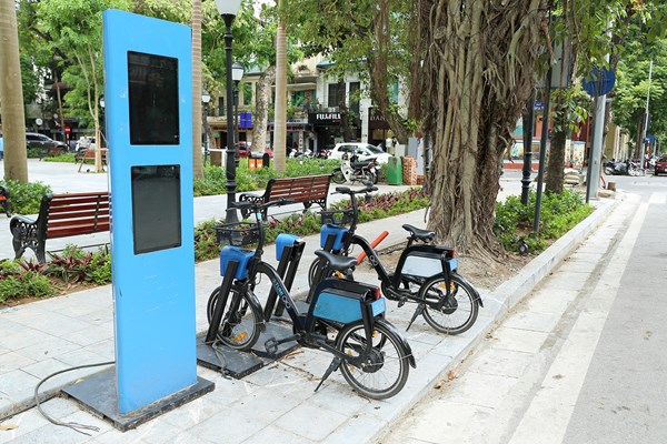 Vườn hoa công viên hiện đại với mô hình xe đạp công cộng đầu tiên của Thủ đô - Anh 2