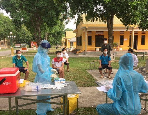 Thanh Hóa: 171 công dân đang cách ly tại Sư đoàn 390 có kết quả âm tính với SARS-CoV-2 lần 2 - Anh 1