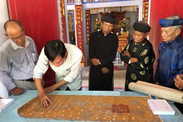Đã số hóa hơn 220 nghìn trang tài liệu Hán Nôm - Anh 1