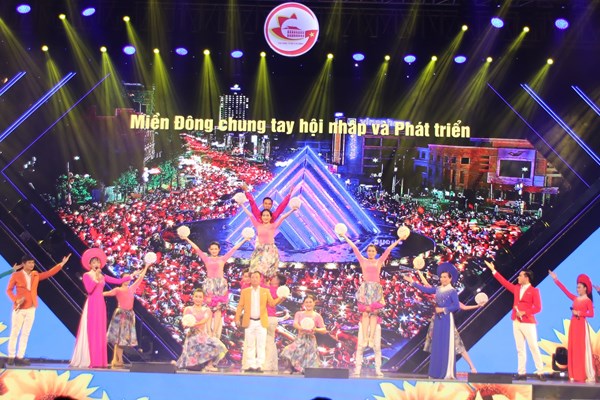 Tiếng hát miền Đông giữa Thành phố mang tên Bác: Nghệ thuật quần chúng “ra quân” sau Covid - Anh 3