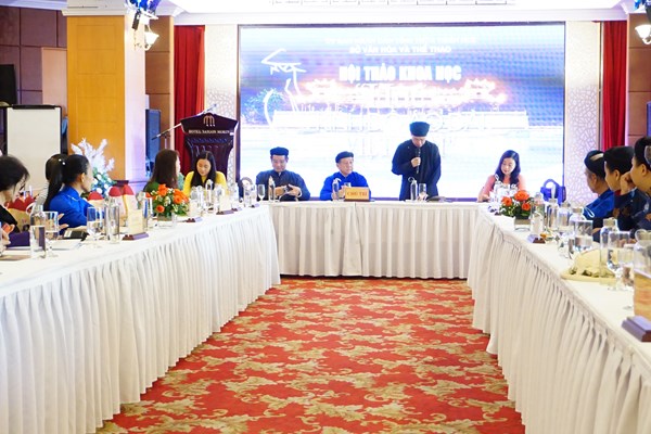 Huế - Kinh đô Áo dài Việt Nam - Anh 2