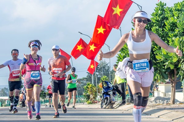 Sải chân trên quê hương hùng binh Hoàng Sa - Anh 2