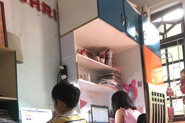 Nguy cơ xâm hại trẻ em trên môi trường mạng: Cha mẹ phải là tấm “barie” - Anh 1