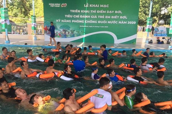 Thí điểm dạy bơi trên toàn quốc nhằm giảm tỉ lệ tử vong do đuối nước - Anh 1
